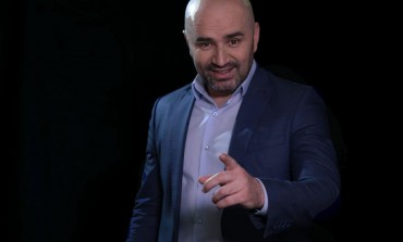 Pjevač neprikosnovenog glasa Kemal Hasić objavio je danas spot za pjesmu „Zamisli“ (VIDEO)