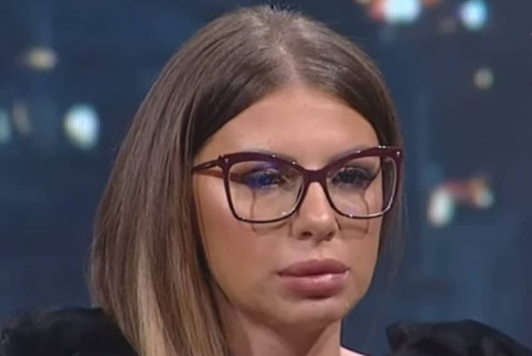 ‘KOSA MI JE OSTALA U VRATIMA’ Dragana Mitar sa KNEDLOM U GRLU otkrila da je i njen sin bio ŽRTVA I SVJEDOK NASILJA! (VIDEO)