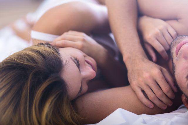 Ponašanje posle intimnog odnosa otkriva šta muškarac želi od veze