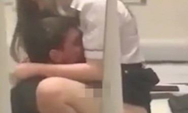 Zaposlenike jednog od najpozatijih trgovačkih lanaca snimili kako se seksaju na poslu