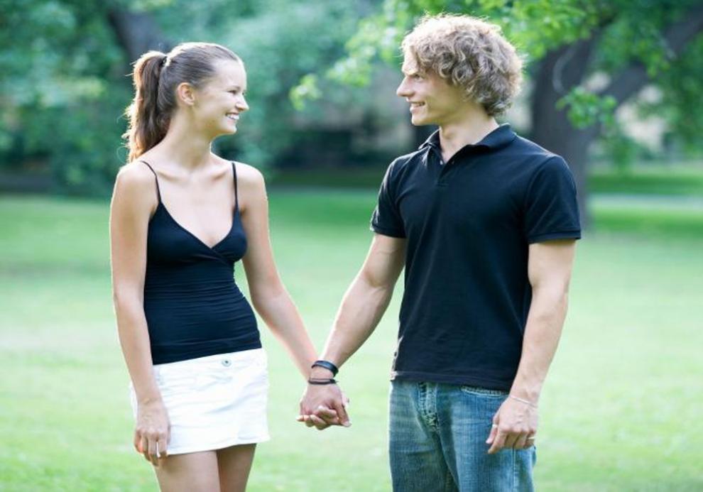 6 GREŠAKA koje najčešće pravimo u razgovoru sa ženama!