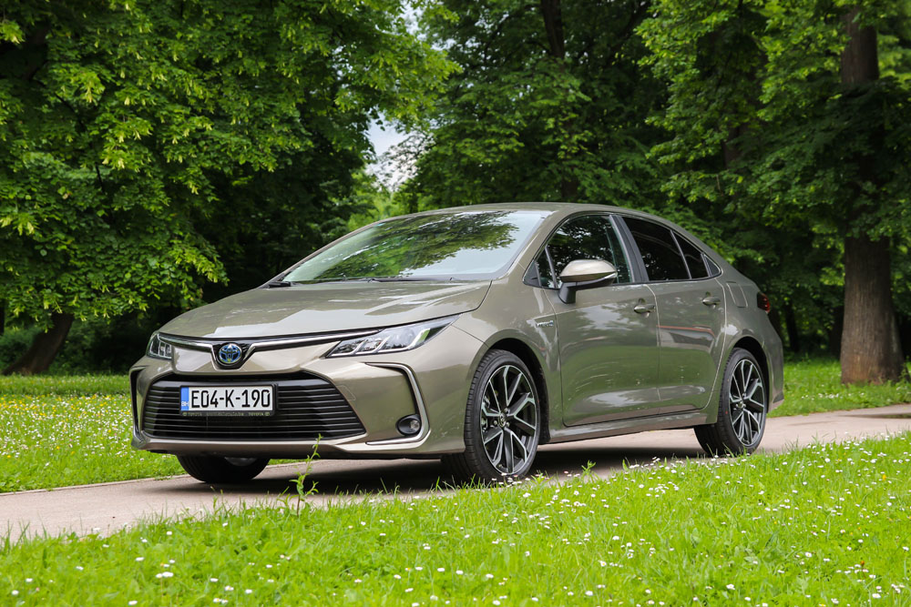 Test: Toyota Corolla 1.8 HSD Sol Tech Pack – Štedljiviji od dizela!