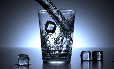 Da li gazirana voda utiče na zdravlje zuba?